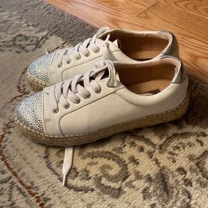 Women’s platform sneakers in size 6.